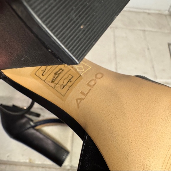 ALDO Black Strappy Block Heels Size 7.5 - Picture 6 of 12